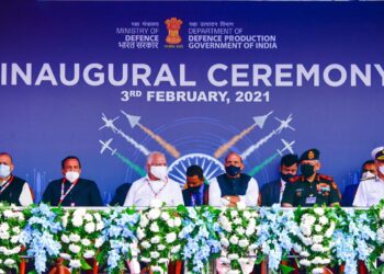 ಏರೊ ಇಂಡಿಯಾ 2021ಗೆ ಅಧಿಕೃತ ಚಾಲನೆ ನೀಡಿದ ರಕ್ಷಣಾ ಸಚಿವ ರಾಜನಾಥ್ ಸಿಂಗ್