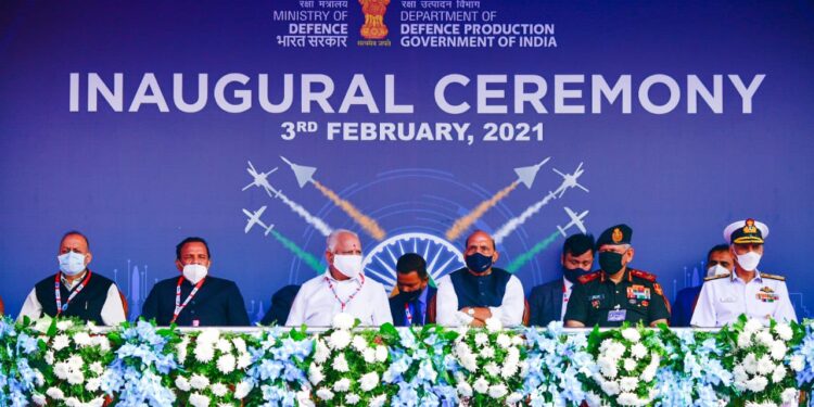 ಏರೊ ಇಂಡಿಯಾ 2021ಗೆ ಅಧಿಕೃತ ಚಾಲನೆ ನೀಡಿದ ರಕ್ಷಣಾ ಸಚಿವ ರಾಜನಾಥ್ ಸಿಂಗ್