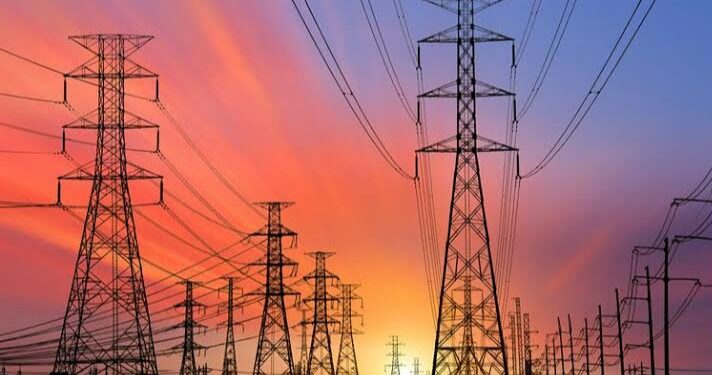 ವಿದ್ಯುತ್ ಸರಬರಾಜು ಮಾಡುವ ದೊಡ್ಡ ದೊಡ್ಡ ಸಂಪರ್ಕ ಮಾರ್ಗಗಳ ಸಾಂದರ್ಭಿಕ ಚಿತ್ರ