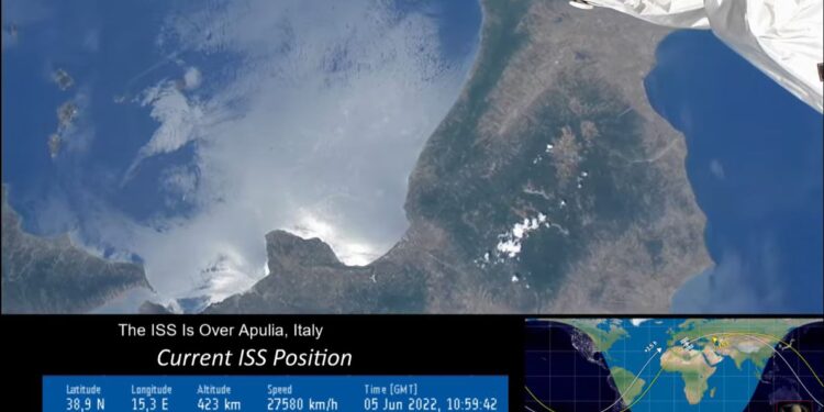 ಅಂತರಾಷ್ಟ್ರೀಯ ಬಾಹ್ಯಾಕೇಂದ್ರದಿಂದ ಭೂಮಿಯ ದೃಶ್ಯದ ನೇರಪ್ರಸಾರ
ಚಿತ್ರಕೃಪೆ : ನಾಸಾ