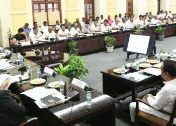 ವಿಧಾನಸೌಧದ ಸಮ್ಮೇಳನ ಸಭಾಂಗಣದಲ್ಲಿ ದಸರಾ ಹಬ್ಬ-2022 ಮುಖ್ಯಮಂತ್ರಿ ಬಸವರಾಜ ಬೊಮ್ಮಾಯಿ ನೇತೃತ್ವದಲ್ಲಿ ಮಂಗಳವಾರ ಉನ್ನತ ಮಟ್ಟದ ಸಭೆ ನಡೆಯಿತು.