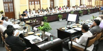 ವಿಧಾನಸೌಧದ ಸಮ್ಮೇಳನ ಸಭಾಂಗಣದಲ್ಲಿ ದಸರಾ ಹಬ್ಬ-2022 ಮುಖ್ಯಮಂತ್ರಿ ಬಸವರಾಜ ಬೊಮ್ಮಾಯಿ ನೇತೃತ್ವದಲ್ಲಿ ಮಂಗಳವಾರ ಉನ್ನತ ಮಟ್ಟದ ಸಭೆ ನಡೆಯಿತು.