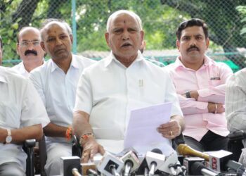 ಬೆಂಗಳೂರಿನ ಕಾವೇರಿ ನಿವಾಸದಲ್ಲಿ ಪತ್ರಿಕಾಗೋಷ್ಠಿ ನಡೆಸಿ ಬಿಜೆಪಿ ವರಿಷ್ಠರಿಗೆ ಅಭಿನಂದನೆ ಸಲ್ಲಿಸಿದ ಬಿ.ಎಸ್.ಯಡಿಯೂರಪ್ಪ
