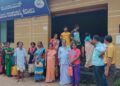 ಉಡುಪಿಯ ಕೋಟದಲ್ಲಿ ಸರ್ವರ್ ಸಮಸ್ಯೆಯಿಂದ ಸಾಲಿನಲ್ಲಿ ನಿಂತರೂ ಪಡಿತರ ಪಡೆಯಲು ಆಗದೆ ಅಸಹಾಯಕರಾಗಿ ನಿಂತ ಪಡಿತರ ಚೀಟಿದಾರರು