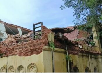 ಮೈಸೂರಿನ ಮಹಾರಾಣಿ ಕಾಲೇಜಿನ ಕಟ್ಟಡ ಕುಸಿದು ಬಿದ್ದಿರುವ ಚಿತ್ರ