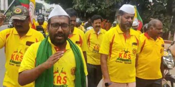 ತುಮಕೂರಿನಲ್ಲಿ ಕೆಆರ್ ಪಕ್ಷದ ಕಾರ್ಯಕರ್ತರು ಆಪರೇಷನ್ ವೀರಾಚಾರಿ ಕಾರ್ಯಾಚರಣೆಗೆ ತೆರಳುತ್ತಿರುವ ಚಿತ್ರ