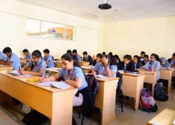 ಪರೀಕ್ಷೆ ಬರೆಯುತ್ತಿರುವ ವಿದ್ಯಾರ್ಥಿಗಳು (ಸಾಂದರ್ಭಿಕ ಚಿತ್ರ)