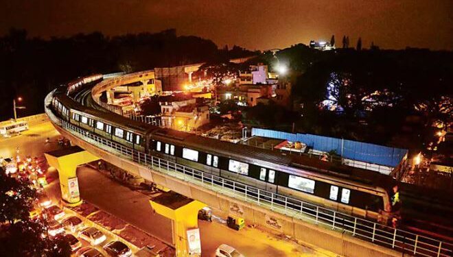 ನಮ್ಮ ಮೆಟ್ರೊ ರೈಲು ರಾತ್ರಿ ವೇಳೆ ಸಂಚರಿಸುತ್ತಿರುವ ದೃಶ್ಯ (ಸಾಂದರ್ಭಿಕ ಚಿತ್ರ)