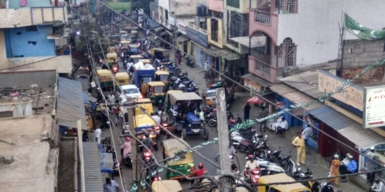 ಪಾದರಾಯನಪುರ ರಸ್ತೆಯ ವಾಹನ ದಟ್ಟಣೆ ಸಾಂದರ್ಭಿಕ ಚಿತ್ರ