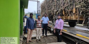 ರೈತರು ಸಕ್ಕರೆ ಕಾರ್ಖಾನೆಗೆ ಪೂರೈಸಲು ಟ್ರಾಕ್ಟರ್ ನಲ್ಲಿ ತಂದಿರುವ ಕಬ್ಬಿನ ತೂಕ ಅಳತೆ ಮಾಡುವ ಯಂತ್ರವನ್ನು ಪರಿಶೀಲನೆಗೆ ಒಳಪಡಿಸಿದ ಸಕ್ಕರೆ ಇಲಾಖೆ, ತೂಕ ಮತ್ತು ಅಳತೆ ಮಾಪನಾ ಇಲಾಖೆ ಅಧಿಕಾರಿಗಳು