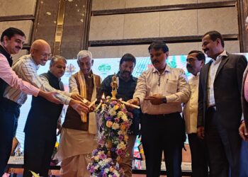 ಅಂತರರಾಷ್ಟ್ರೀಯ ಸಿರಿಧಾನ್ಯ ಮತ್ತು ಸಾವಯವ ವಾಣಿಜ್ಯ ಮೇಳದ ಪೂರ್ವಭಾವಿ ಸಭೆಯನ್ನು ಕೃಷಿ ಸಚಿವ ಬಿ.ಸಿ.ಪಾಟೀಲ್ ಉದ್ಘಾಟಿಸಿದರು. ಈ ಸಂದರ್ಭದಲ್ಲಿ ಕೃಷಿ ಇಲಾಖೆ   ಆಯುಕ್ತರಾದ ಶರತ್, ಕೆಪೆಕ್ ಅಧ್ಯಕ್ಷ ವಿರೂಪಾಕ್ಷಪ್ಪ ,ಕೆಮಿಕ್‌ನಿರ್ದೇಶಕ ಪದ್ಮನಾಭಯ್ಯ, ಕೆಪೆಕ್ ವ್ಯವಸ್ಥಾಪಕ ನಿರ್ದೇಶಕ ಬಂತನಾಳ್ ಮತ್ತಿತರರು ಉಪಸ್ಥಿತರಿದ್ದರು.