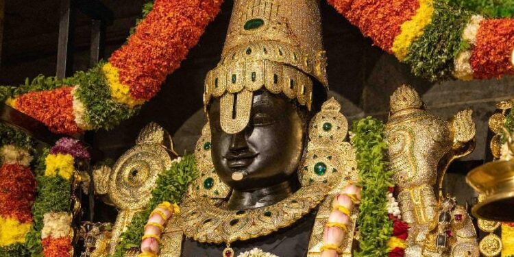 ಇಸ್ಕಾನ್ ದೇವಾಲಯದಲ್ಲಿ ಶ್ರೀ ವೆಂಕಟೇಶ್ವರನಿಗೆ ವೈಕುಂಠ ಏಕಾದಶಿಯ ಪ್ರಯುಕ್ತ ಮಾಡಿರುವ ಹೂವಿನ ಅಲಂಕಾರದ ಚಿತ್ರ