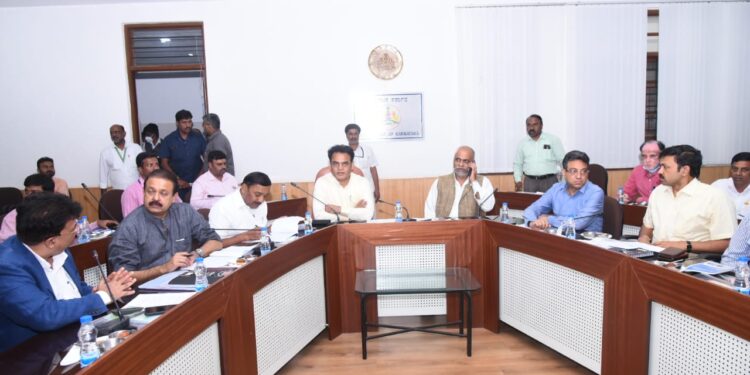 ಬೆಂಗಳೂರಿನ ವಿಕಾಸಸೌಧದಲ್ಲಿ ಶುಕ್ರವಾರ ನಡೆದ ಬಿಬಿಎಂಪಿ ಬಜೆಟ್ ಕುರಿತ ಸಲಹಾ ಸೂಚನಾ ಸಭೆಯ ಚಿತ್ರ