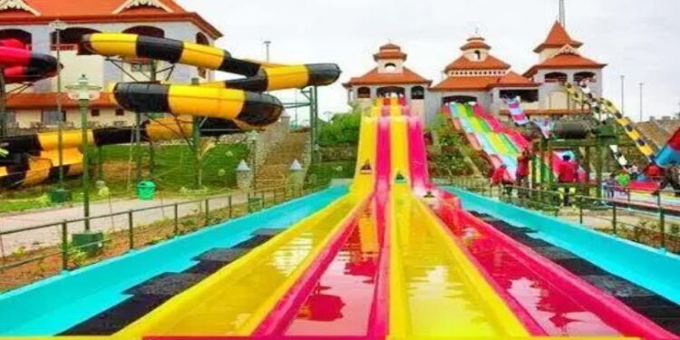 ವಂಡರ್ ಲಾ ಅಮ್ಯೂಸ್ ಮೆಂಟ್ ಪಾರ್ಕಿನ ನೀರಿನ ಆಟವೊಂದರ ಸಾಂದರ್ಭಿಕ ಚಿತ್ರ