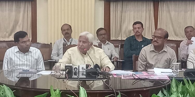 ಕಾನೂನು ಮತ್ತು ಪ್ರವಾಸೋದ್ಯಮ ಸಚಿವ ಎಚ್.ಕೆ.ಪಾಟೀಲ್ “ನಮ್ಮ ಸ್ಮಾರಕ ದರ್ಶನ ಮತ್ತು ಸಂರಕ್ಷಣೆಗಾಗಿ ಪ್ರವಾಸ" ಕಾರ್ಯಕ್ರಮದ ಕುರಿತಂತೆ ಬುಧವಾರ ವಿಧಾನಸೌಧದಲ್ಲಿ ಪತ್ರಿಕಾಗೋಷ್ಠಿಯಲ್ಲಿ ಮಾತನಾಡಿದರು.