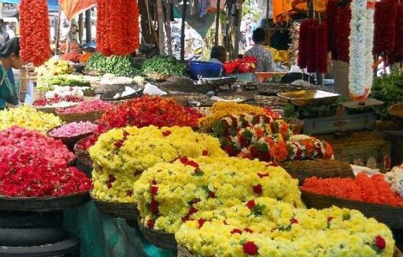 ಹೂವಿನ ಮಾರುಕಟ್ಟೆಯೊಂದರ ದೃಶ್ಯ.
