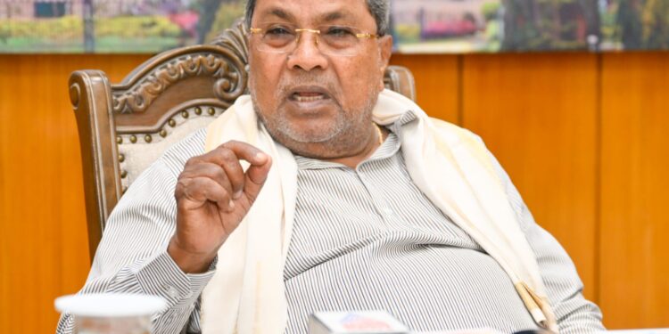 ಮಾಧ್ಯಮಗೋಷ್ಠಿಯಲ್ಲಿ ಮಾತನಾಡುತ್ತಿರುವ ಮುಖ್ಯಮಂತ್ರಿ ಸಿದ್ದರಾಮಯ್ಯ.