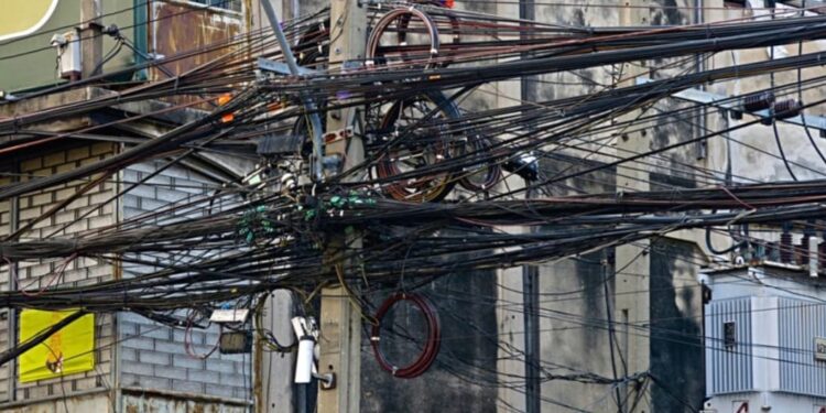 ಅನಧಿಕೃತ ಕೇಬಲ್ ಗಳ ಪ್ರಾತಿನಿಧಿಕ ಚಿತ್ರ.