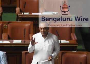 ಆರೋಗ್ಯ ಸಚಿವ ದಿನೇಶ್ ಗುಂಡೂರಾವ್ ಸದನದಲ್ಲಿ ಆಯುಷ್ಮಾನ್ ಭಾರತ್ - ಆರೋಗ್ಯ ಕರ್ನಾಟಕ ಯೋಜನೆ ಬಗ್ಗೆ ಮಾತನಾಡುತ್ತಿರುವ ಚಿತ್ರ.