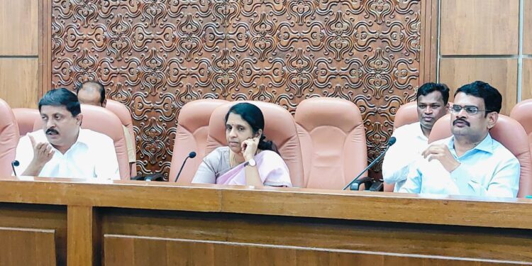 ರಾಜ್ಯದ ಎಲ್ಲಾ ನಗರಾಭಿವೃದ್ಧಿ ಪ್ರಾಧಿಕಾರಗಳು ಮತ್ತು ಯೋಜನಾ ಪ್ರಾಧಿಕಾರಗಳ ಜೊತೆ ನಗರಾಭಿವೃದ್ಧಿ ಸಚಿವ ಬೈರತಿ ಸುರೇಶ್ ಸೋಮವಾರ ಪ್ರಗತಿ ಪರಿಶೀಲನೆ ನಡೆಸಿದರು.